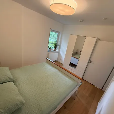 Ferienwohnung Saarblick Balkon, Burgblick Saarburg アパート
